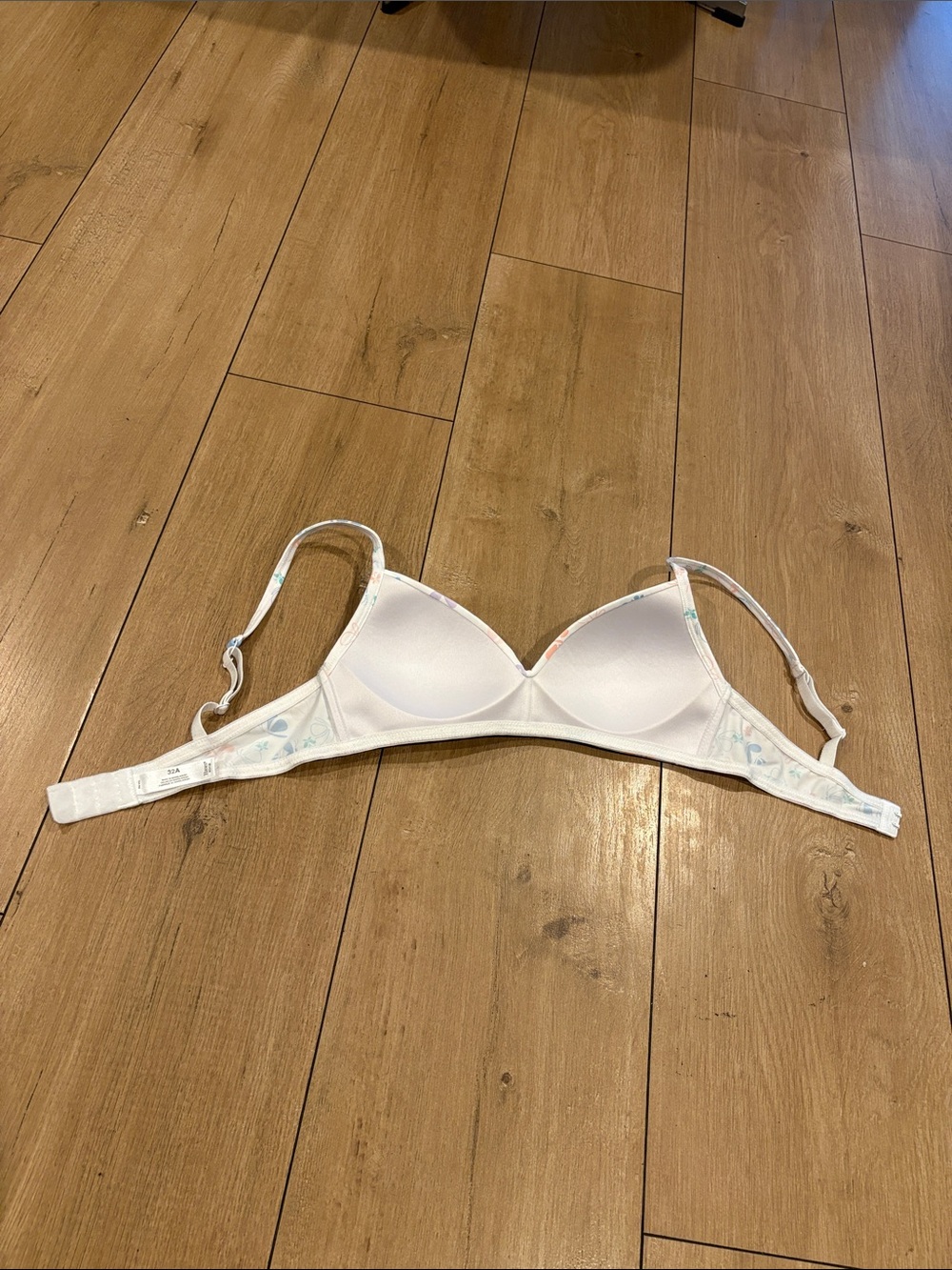 Hanes Bra Size 32A - Picture 4 of 7